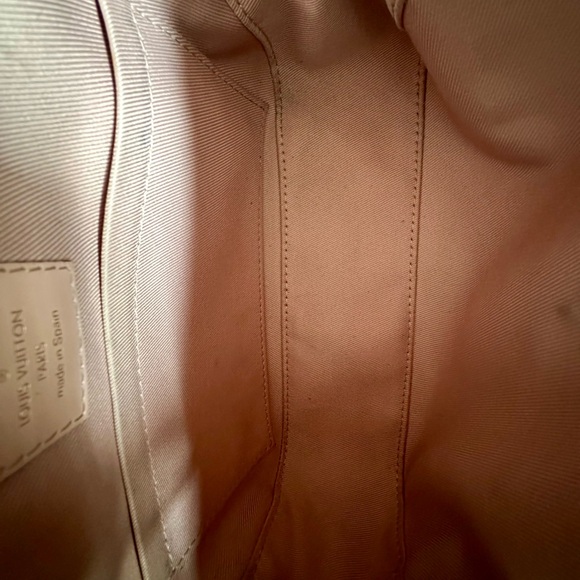 Louis Vuitton Saintonge in Rose Poudre - Picture 10 of 15